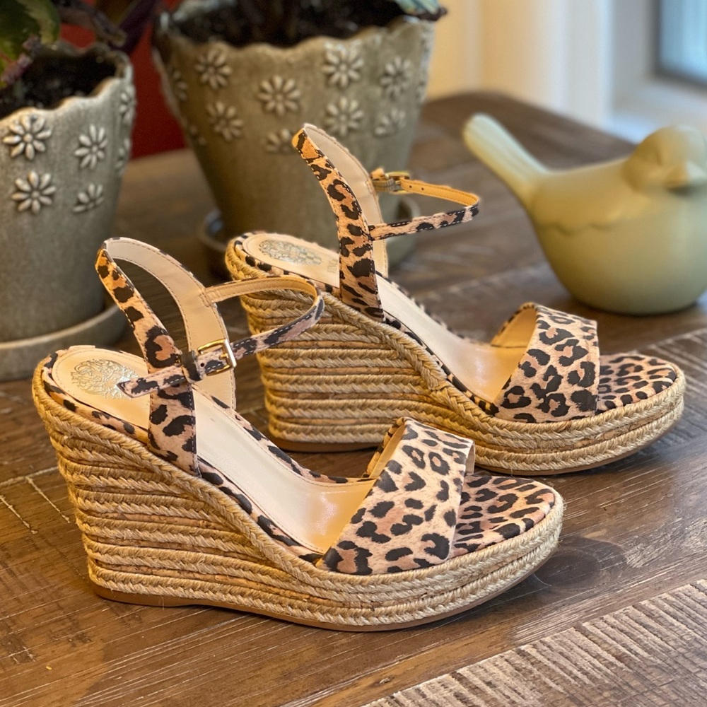 BRAND NEW 🌺 VINCE CAMUTO LEOPARD CHEETAH WEDGE PLATFORM SANDALS 🌺 SIZE 6 1/2